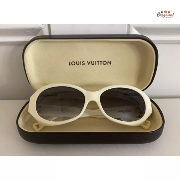 Authentic LOUIS VUITTON White Acetate Frame Soupcon PM Sunglasses - Picture 13 of 13